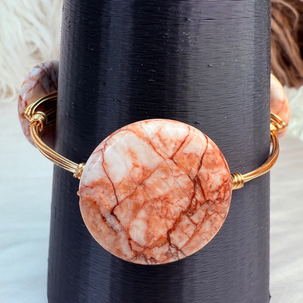Wired wrapped goldtone, three stone bangle bracelet - Picture 11 of 14